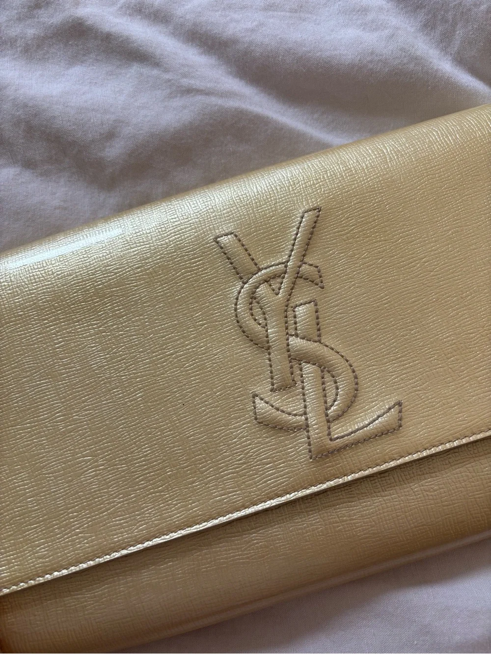 Vintage Yves Saint Laurent Belle de Jour clutch in metallic gold leather - Picture 3 of 7